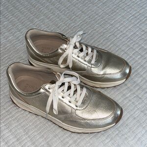 Naturalizer sz9 gold Sneakers
